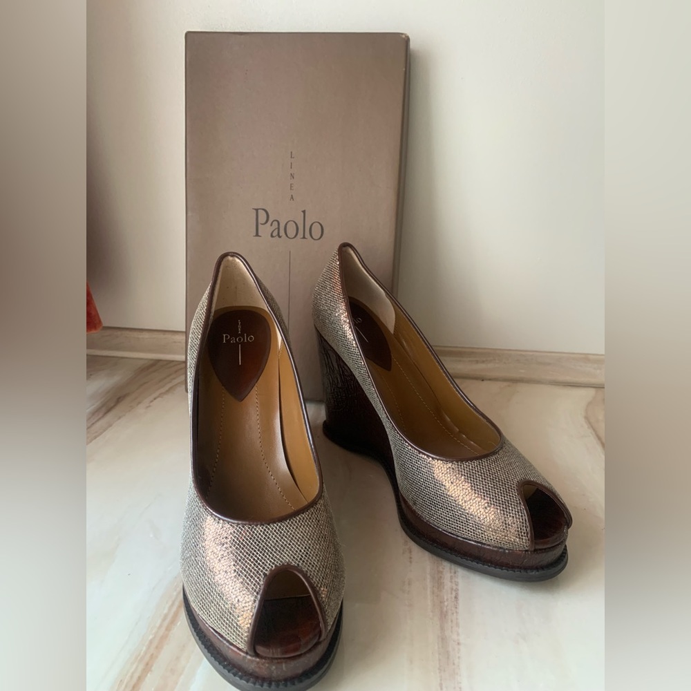 NEW Linea Paulo Jimmie Bronze/Gold Peep Toe Wedges, Size 9